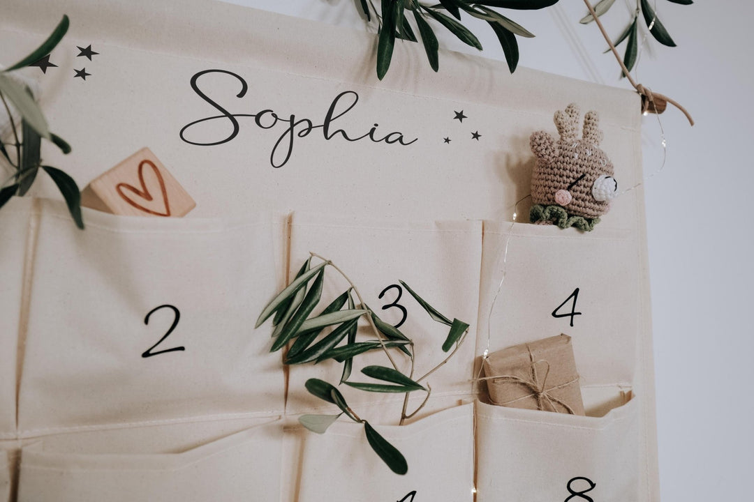 Personalisierter Adventskalender für die gaze Familie aus Stoff mit Namen - Jellies Design