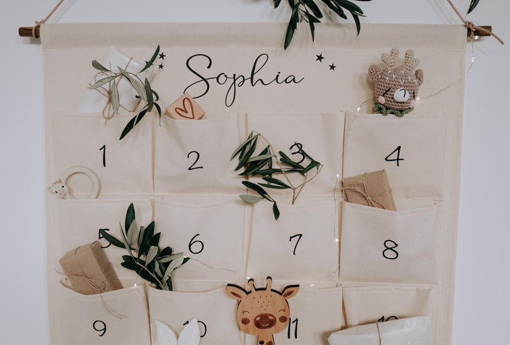 Personalisierter Adventskalender für die gaze Familie aus Stoff mit Namen - Jellies Design