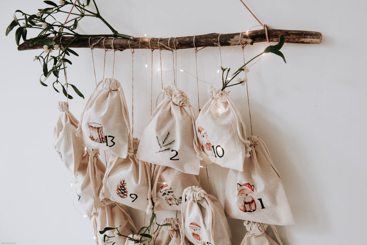 24 Kalender Säckchen für Weihnachten im Set, bedruckbare Baumwollbeutel in 2 Größen, bedruckt oder DIY Bügelbild, nachhaltig zertifiziert. - Jellies Design