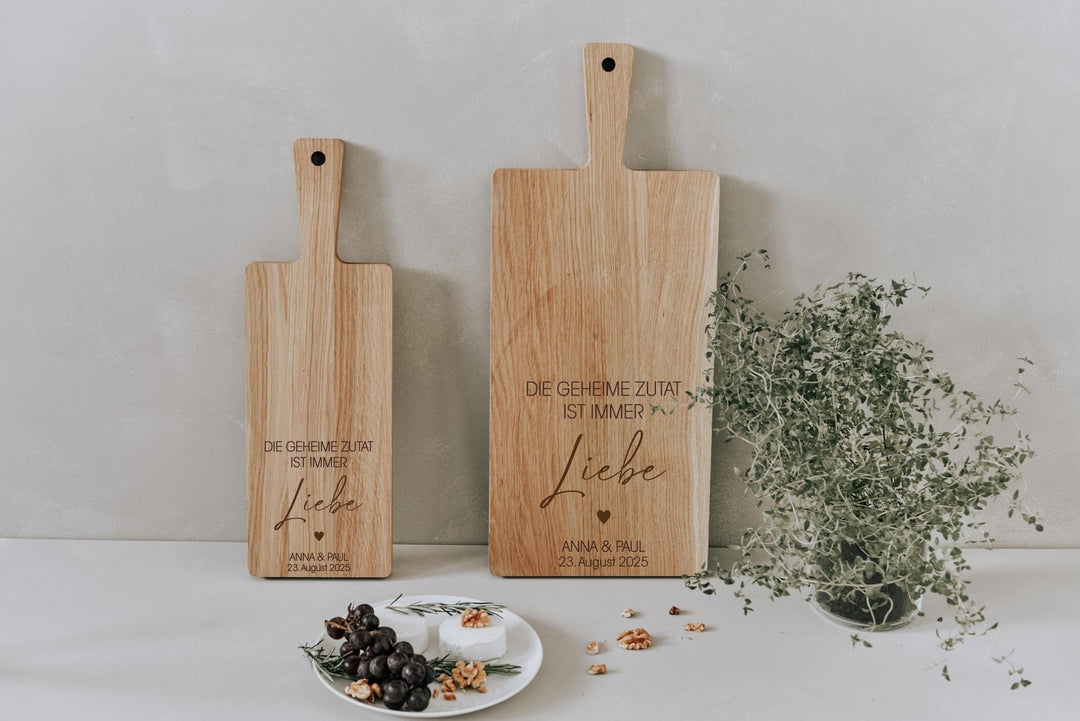 Schneidebrett personalisiert als Geschenk "Liebe ist die geheime Zutat", Hochzeitsgeschenk oder zum Einzug für Freunde und Familie - Jellies Design