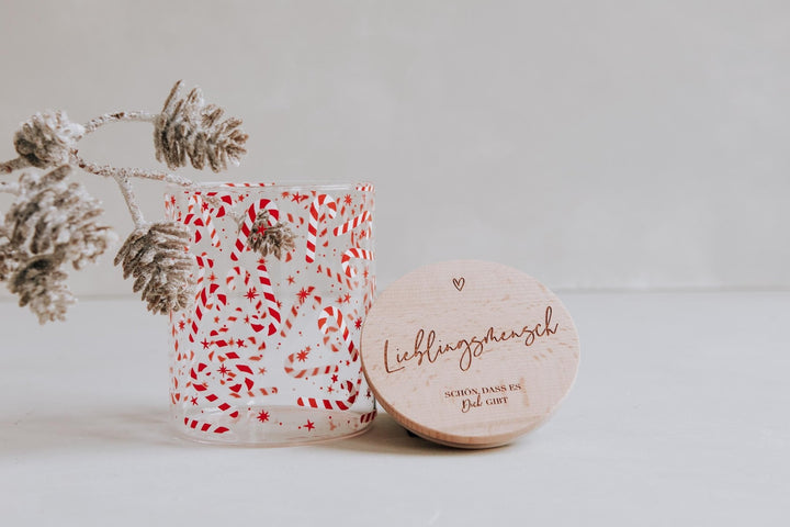 Vorratsglas zu Weihnachten mit Zuckerstangen und personalisiertem Deckel, die Geschenkidee für den Advent und die Vorweihnachtszeit - Jellies Design