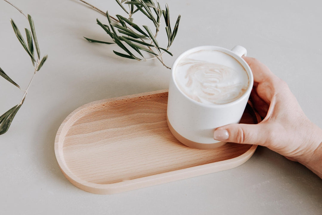 Holztablett aus Buche mit Gravur "einatmen, ausatmen, lächeln" – personalisierte Geschenkidee für Erzieherin oder Freundin, in 2 Größen - Jellies Design