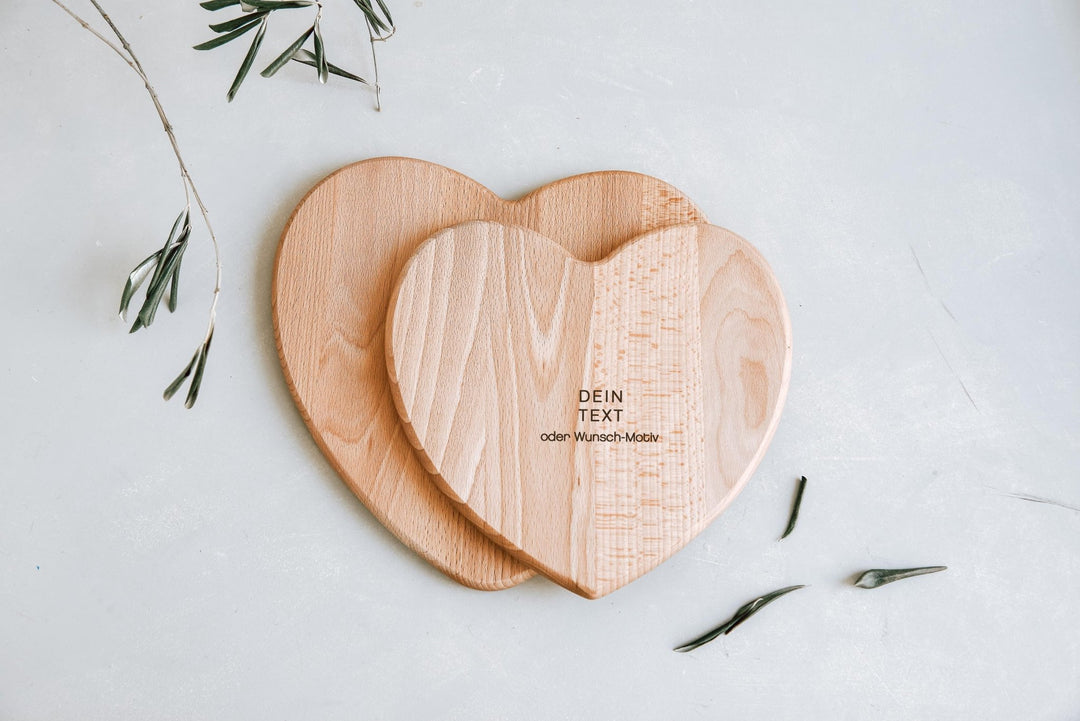 Geschenkidee mit deiner Wunschgravur für die beste Freundin, Schneidebrett Herz aus Buchenholz – Dankeschön oder Abschied - Jellies Design