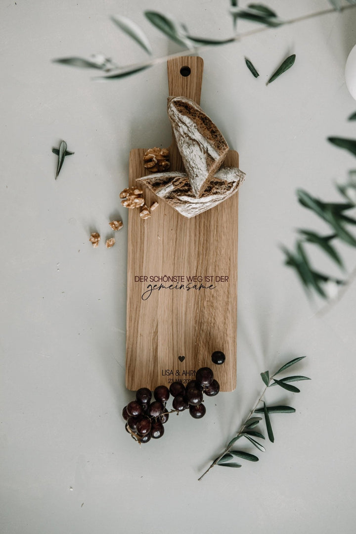 Schneidebrett Eiche personalisiert mit Gravur - gemeinsame Zeit – Geschenk zu Hochzeit, Jubiläum oder zum Einzug für Paare, in 2 Größen - Jellies Design