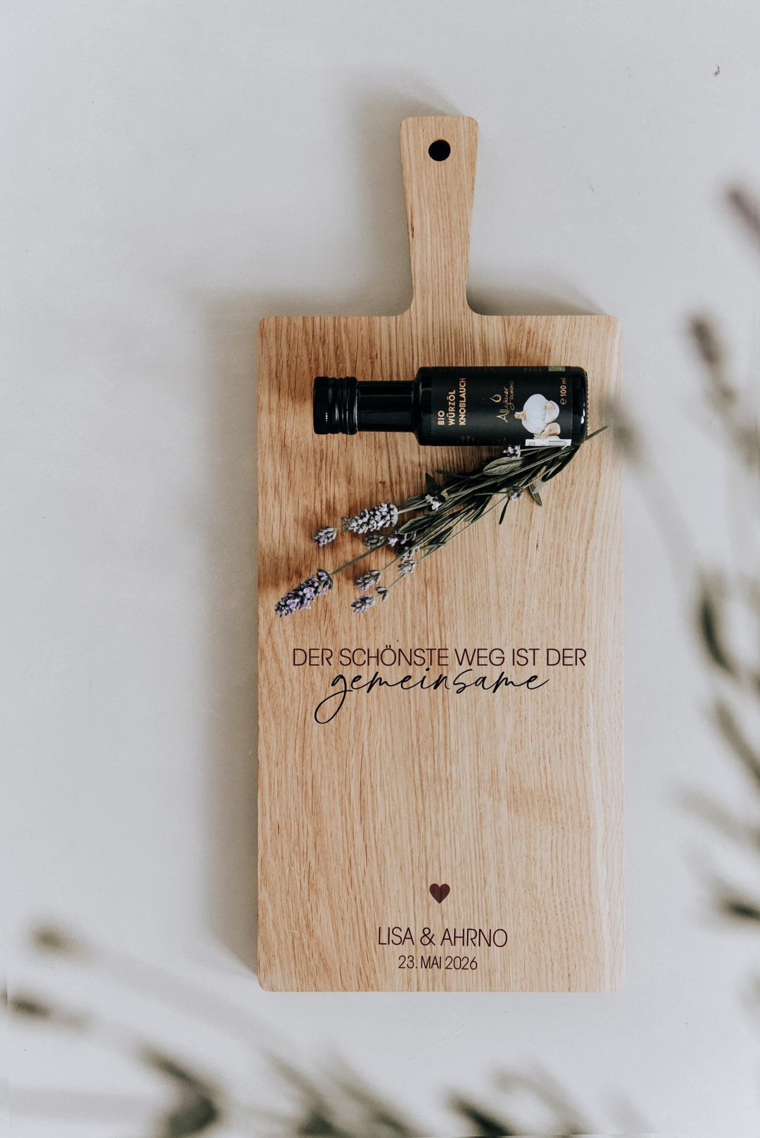 Schneidebrett Eiche personalisiert mit Gravur - gemeinsame Zeit – Geschenk zu Hochzeit, Jubiläum oder zum Einzug für Paare, in 2 Größen - Jellies Design