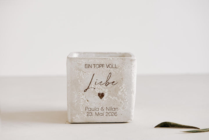Geschenk zum Jahresstag oder Dankeschön - "Ein Topf voll Liebe" - Blumentopf Beton mit Gravur - Jellies Design
