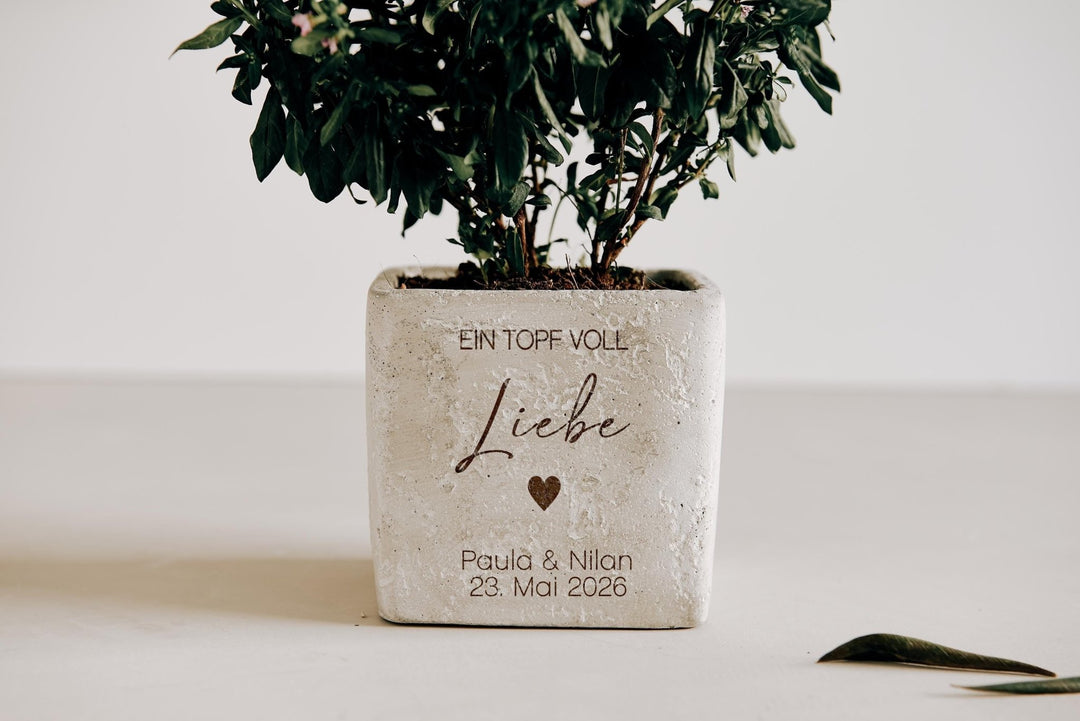 Geschenk zum Jahresstag oder Dankeschön - "Ein Topf voll Liebe" - Blumentopf Beton mit Gravur - Jellies Design