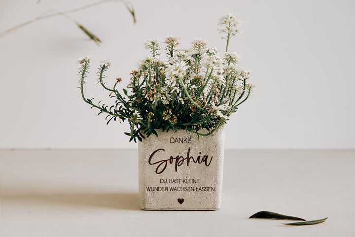 Blumentopf personalisiert mit Danke und Abschied für Kollegin, Erzieherin, Lehrerin "Du hast kleine Wunder wachsen lassen" - JelliesDesign - - Indoor Planters