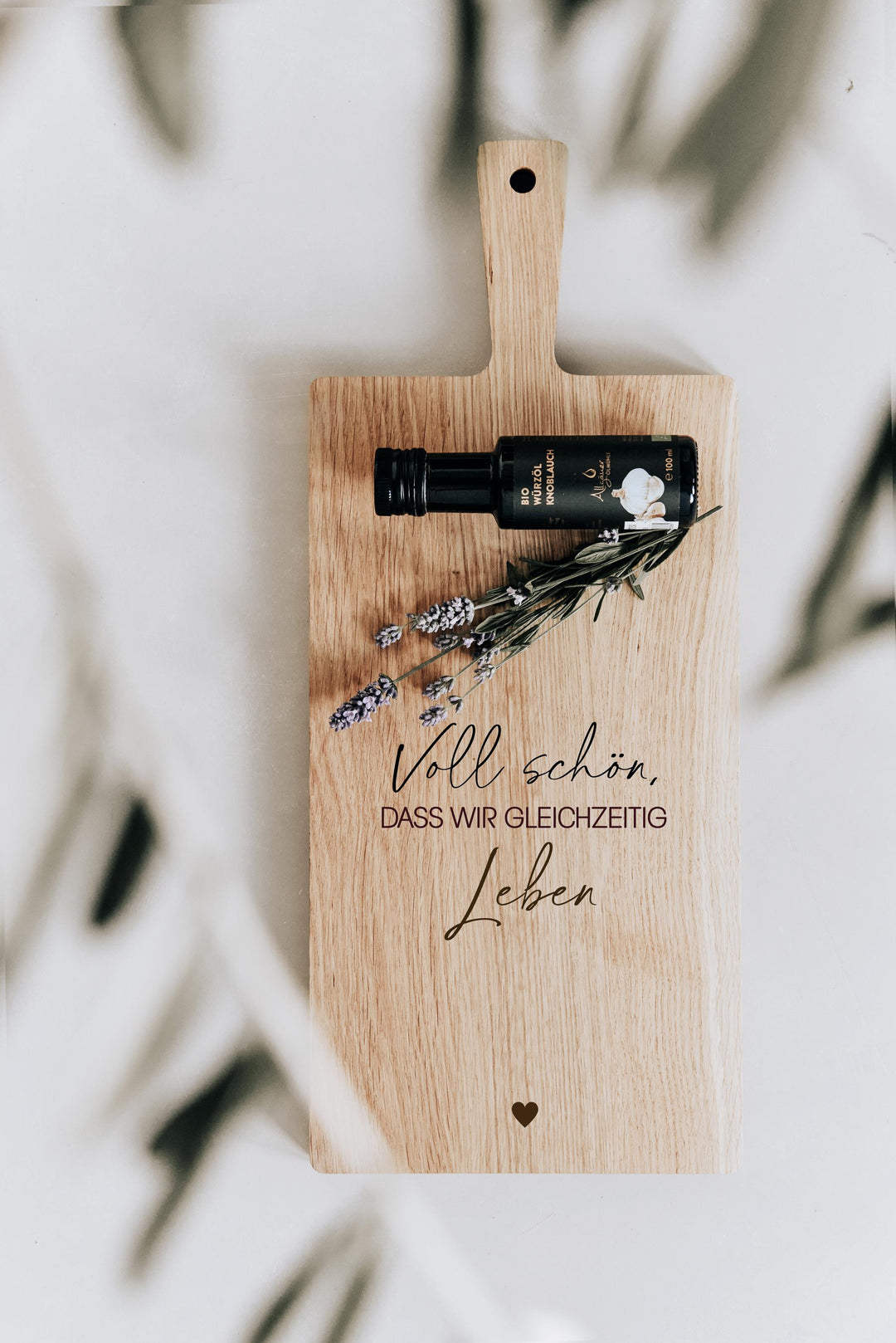 Schneidebrett Eiche – Geschenkidee für Freundin oder Lieblingsmensch, 2 Größen wählbar, "voll schön, dass wir gemeinsam leben" - JelliesDesign - - Cutting Boards