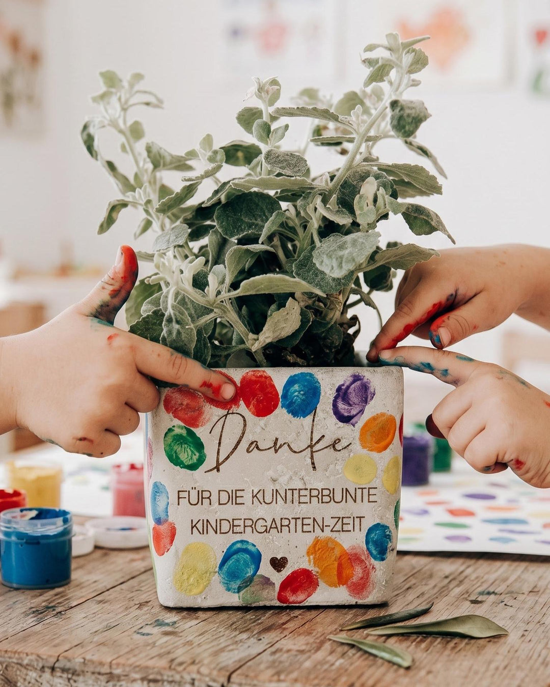 Abschiedsgeschenk Erzieherin oder Lehrerin "Danke für die kunterbunte Kindergarten-Zeit" Personalisierter Blumentopf - Geschenk Kindergarten - JelliesDesign - - Indoor Planters
