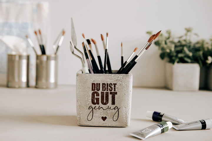 Blumentopf auf Beton mit Motiwtionsspruch "Du bist gut genug" Affirmation Geschenk - JelliesDesign - - Indoor Planters