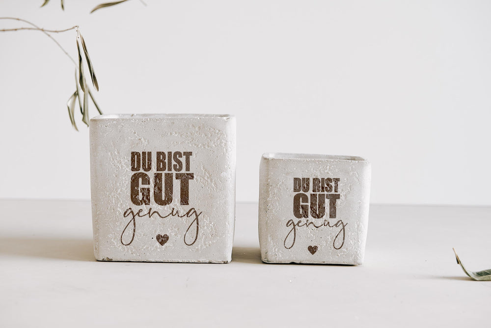 Blumentopf auf Beton mit Motiwtionsspruch "Du bist gut genug" Affirmation Geschenk - JelliesDesign - - Indoor Planters