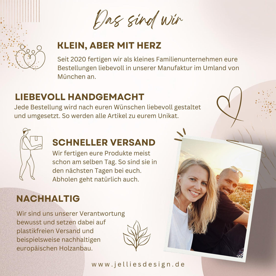 Ruhestandsgeschenk: Steinzeugtasse "Für immer Wochenende" mit Tiefgravur, 360 ml, weiß gesprenkelt, optional Name und Datum - Jellies Design