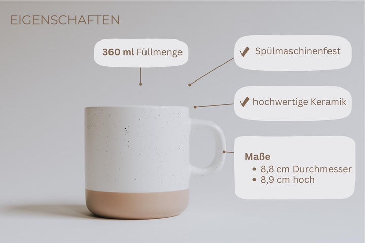 Steinzeugtasse "Ich arbeite Vollzeit an meiner Freizeit", weiß gesprenkelt mit 360ml - Jellies Design