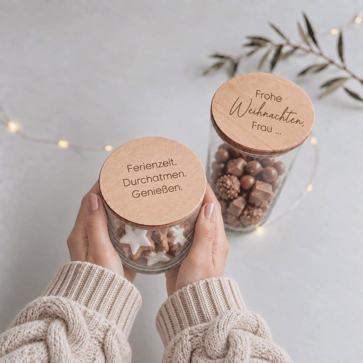 Vorratsglas Weihnachten mit Gravur, Geschenk für Lehrerin und Lehrer, Keksglas Holzdeckel, Aufmerksamkeit mit Name - JelliesDesign - Storage Jars - Cookie Jars