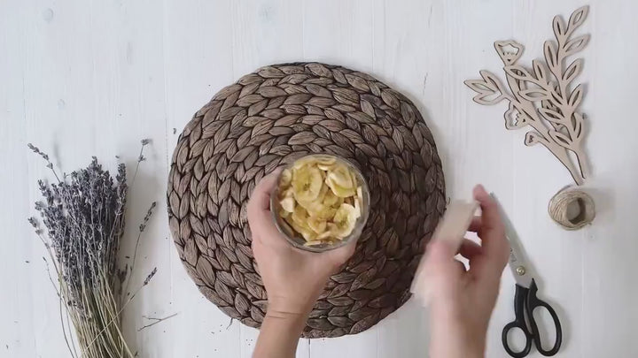 Vorratsglas mit Zuckerstangen und personalisiertem Deckel, die Geschenkidee für die Weihnachtszeit oder den Adventskalender