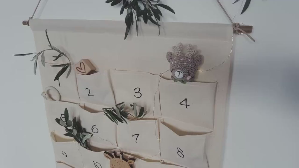 Personalisierter Adventskalender für die gaze Familie aus Stoff mit Namen