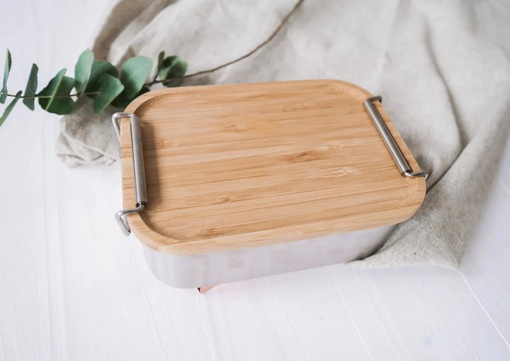 Lunchbox aus Edelstahl mit Holzdeckel "Löwenfreunde" personalisierbar