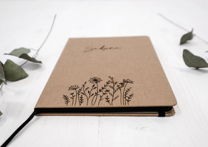 Notizbuch DIN A5 mit Kraftpapier Cover Wildblumenmotiv, personalisierbar - Jellies Design