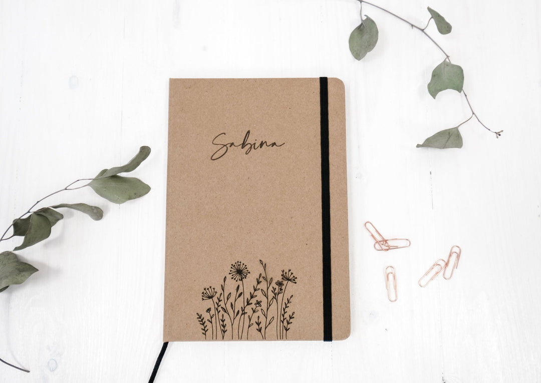 Notizbuch DIN A5 mit Kraftpapier Cover Wildblumenmotiv, personalisierbar - Jellies Design
