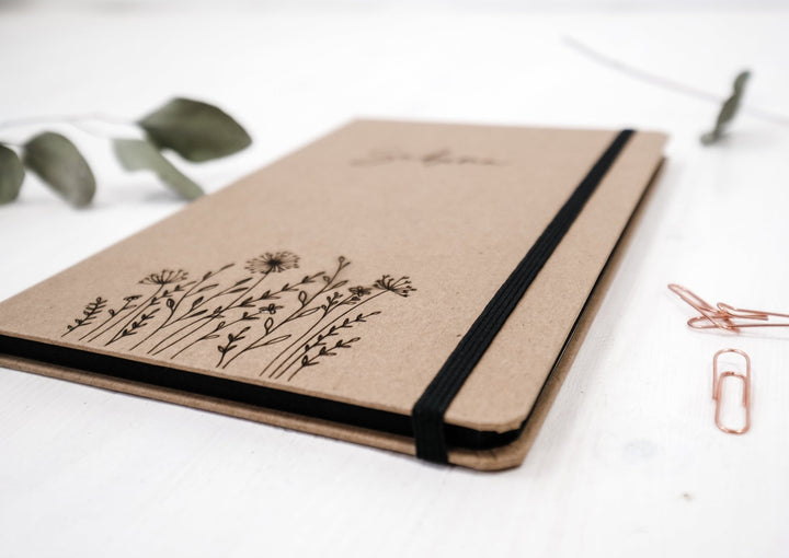 Notizbuch DIN A5 mit Kraftpapier Cover Wildblumenmotiv, personalisierbar - Jellies Design