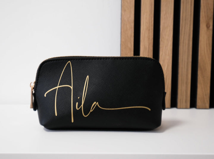 Kosmetiktasche klein "Aila" mit geschwungenem Namen Großbuchstabe - Jellies Design