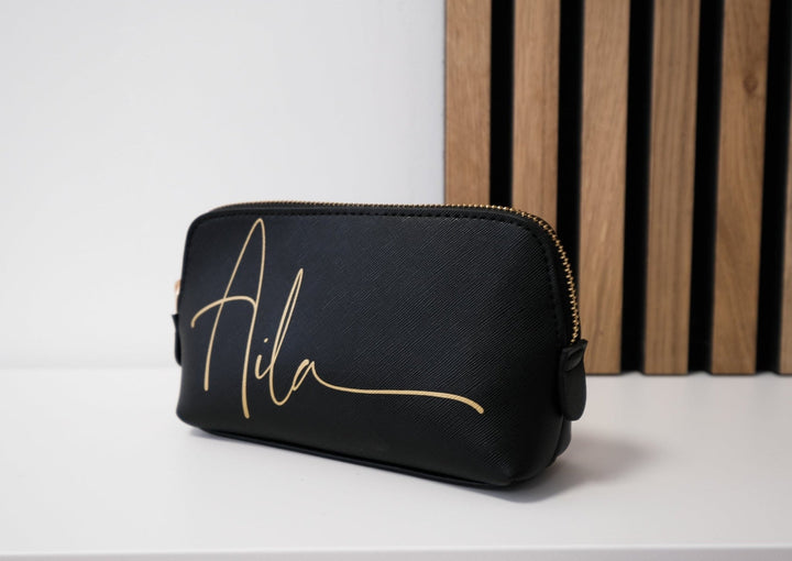Kosmetiktasche klein "Aila" mit geschwungenem Namen Großbuchstabe - Jellies Design