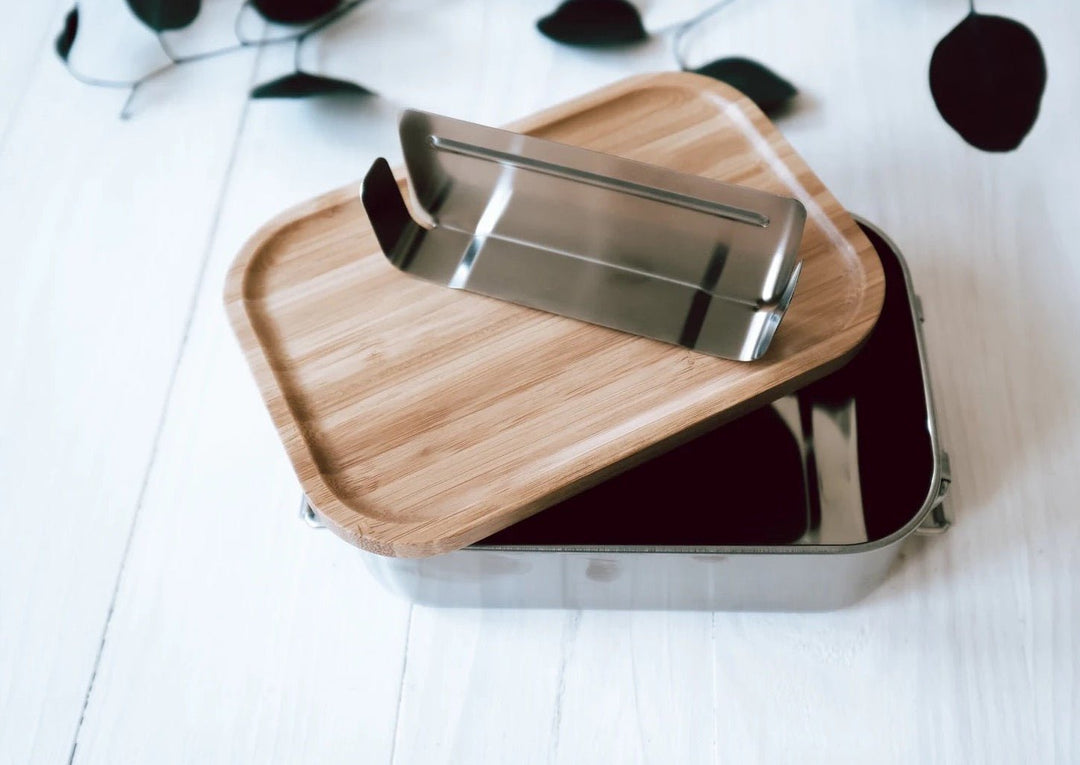 Lunchbox aus Edelstahl mit Holzdeckel "Löwenfreunde" personalisierbar