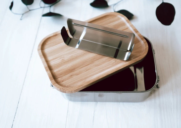 Lunchbox aus Edelstahl mit Holzdeckel "Löwenfreunde" personalisierbar