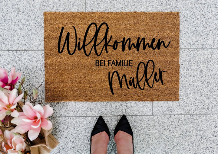 Personalisierte Kokos Fußmatte "Willkommen bei Familie..." - Jellies Design