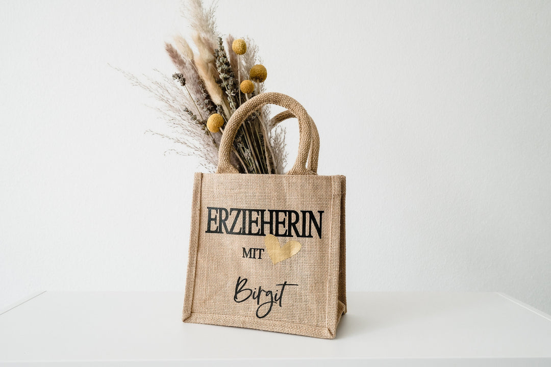 Jutetasche mit Namen "Erzieherin mit Herz" - JelliesDesign - Jute Bag - Totes