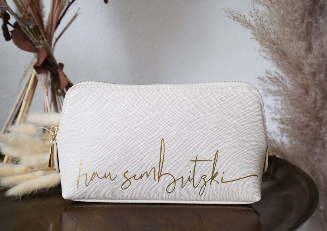 Kosmetiktasche mit geschwungenem Namen Kleinbuchstabe