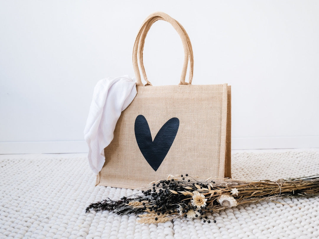 Jutetasche mit großem Herz, personalisierbar - JelliesDesign - Jute Bag - Totes