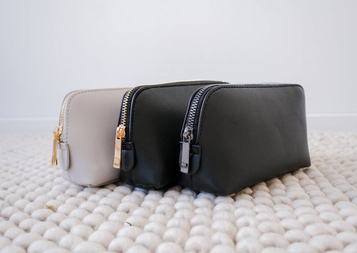 Kosmetiktasche mit geschwungenem Namen Großbuchstabe
