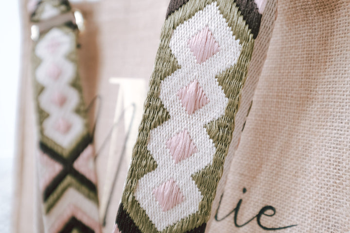 Personalisierte Jutetasche mit buntem Wechselriemen im Ethnologischen Design - JelliesDesign - Jute Bag - Purse Straps