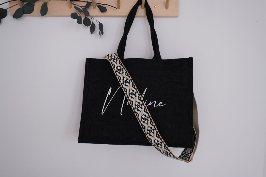 Jutetasche schwarz mit bunt bestickten Taschengurten, personalisierbar - JelliesDesign - Jute Bag - Totes