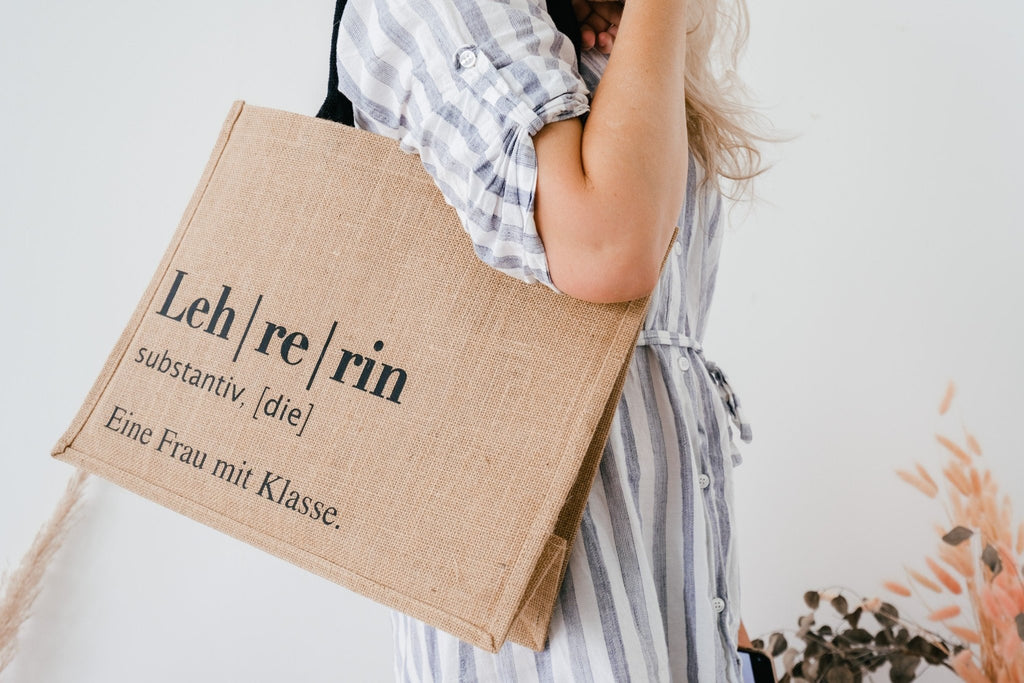 Ich Bin Eine Frau Mit Klasse Also Lehrerin Tasche www.jelliesdesign.de