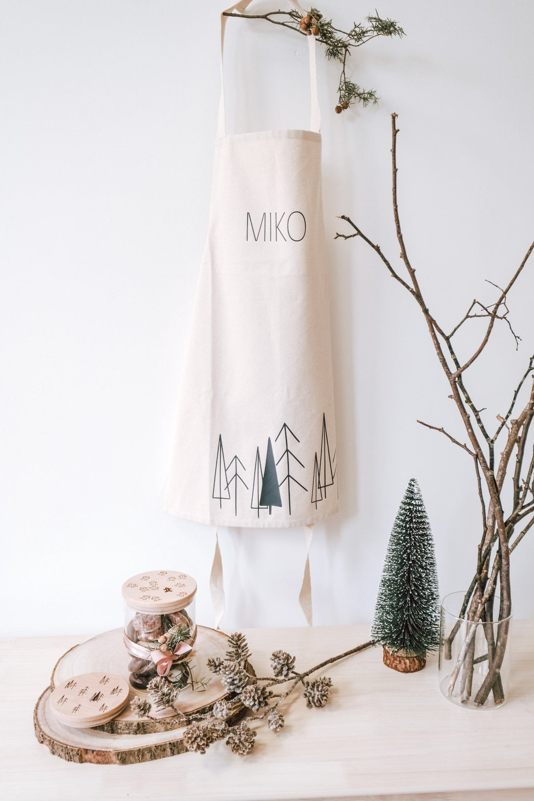 personalisierte Schürze für Kinder mit skandinavischen Motiven zu Weihnachten - Jellies Design