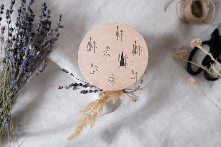 Weihnachtsgläser und Keksdosen mit Skandinavischen Tannenbaummotiv in vier verschiedenen Größen - Jellies Design