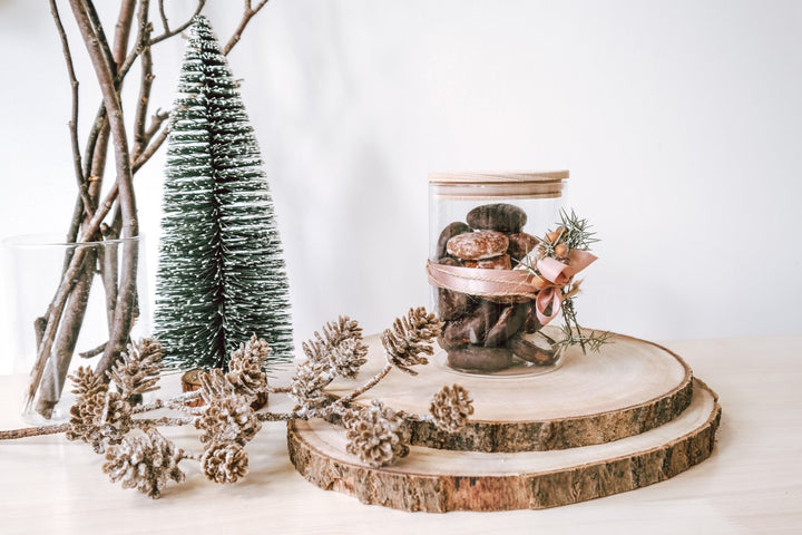 Weihnachtsgläser und Keksdosen mit Skandinavischen Tannenbaummotiv in vier verschiedenen Größen - Jellies Design